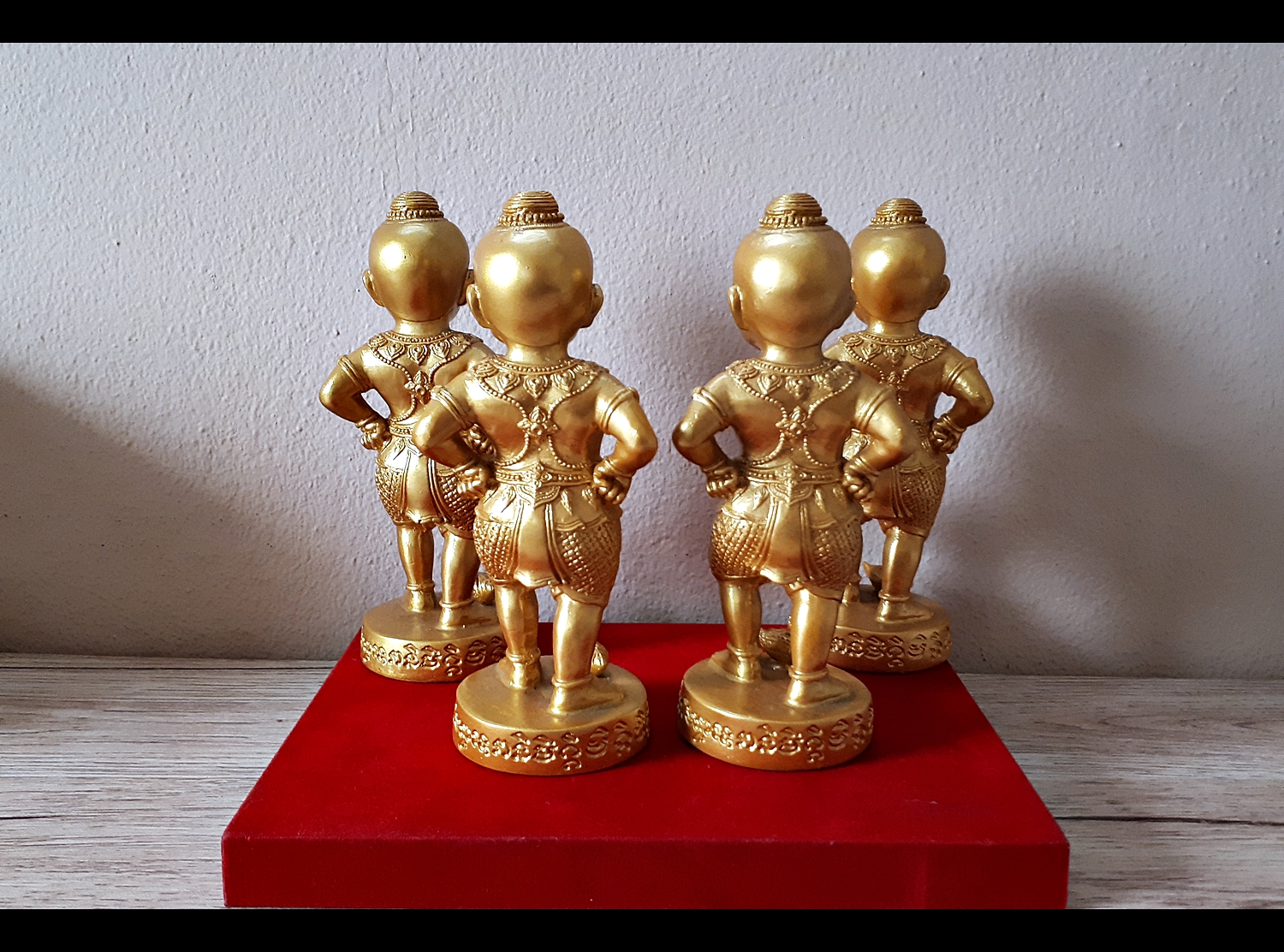 รูปหล่อ กุมารทอง พระสังฆ์ทองจินดามณี เรียกทรัพย์ (เนื้อเรซิ่น สูง7นิ้ว) ปี2559-2560 - อาจารย์ธรรมนูญ สำนักบัวแปดกลีบ(ท่านย่าเฒ่า) จ.ชลบุรี #รับประกันแท้