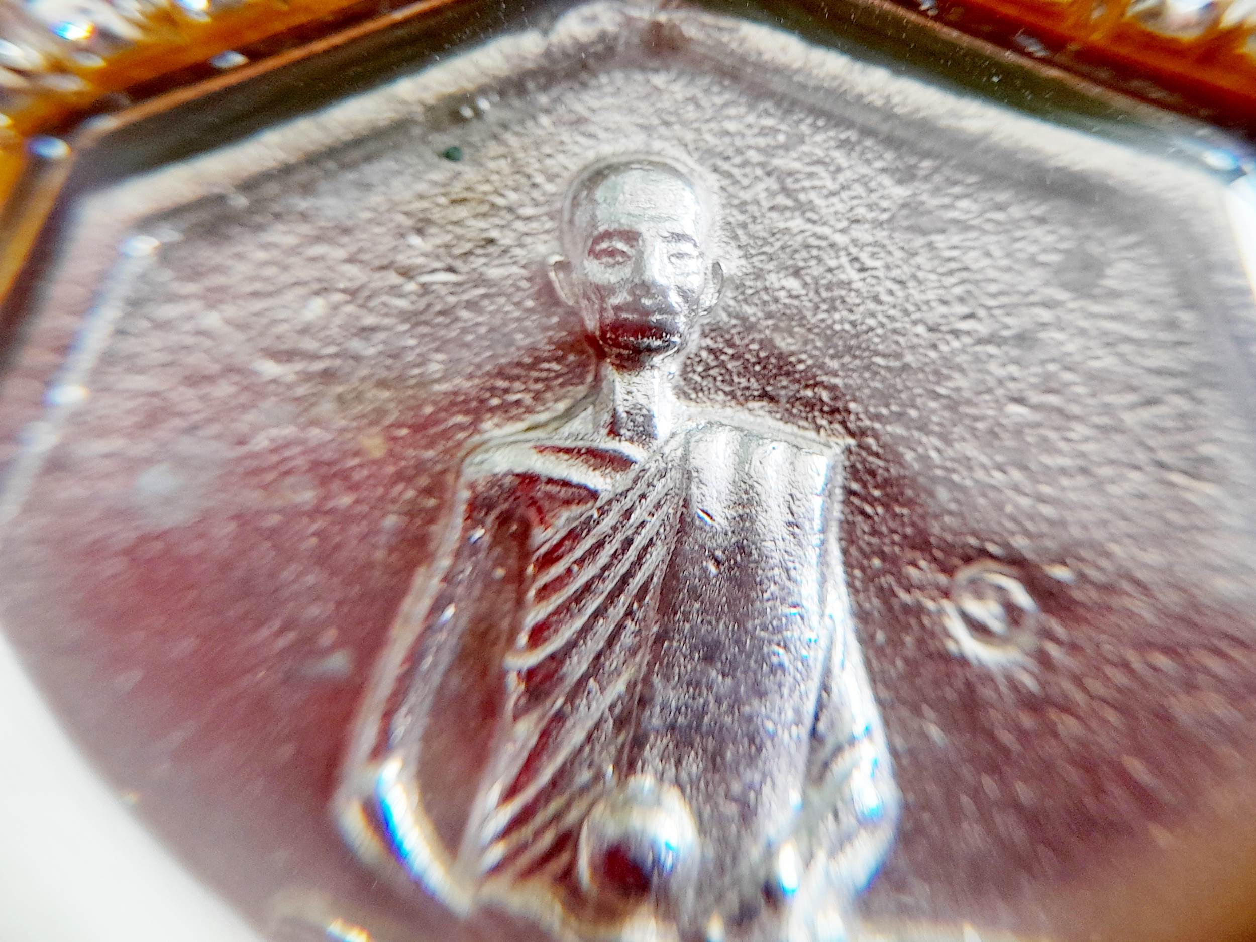 เหรียญ หลวงปู่ เดินหน อิเกสาโร เพรชยอดมงกุฎ หกเหลี่ยม ระงับโศก-รับโชคทุกทิศ เนื้อเงินแท้(ผสมทองคำและชนวนสัมฤทธิ์) ปี2565 #รับประกันแท้ (เลี่ยมกันน้ำล้อมเพรช) - จัดสร้างโดย ฅนขลังคลังวิชา