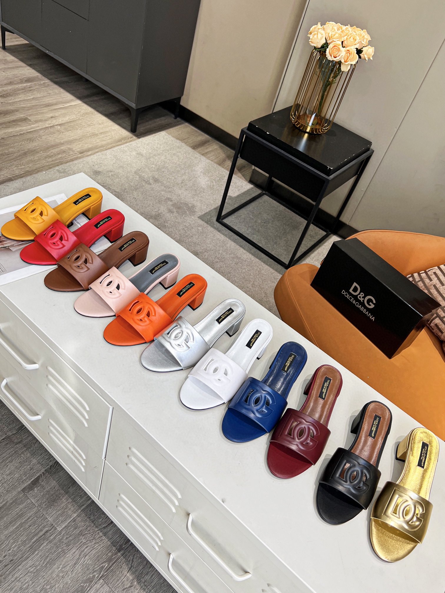 รองเท้าแตะ DG มีส้น หนังแท้ มีหลายสี size35-43