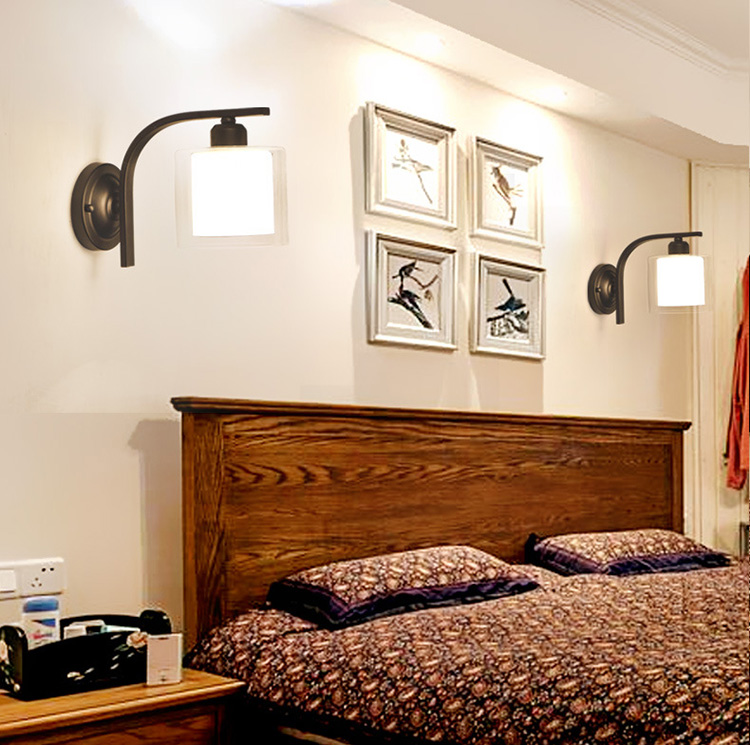 โคมไฟติดผนังสีดำโป๊ะแก้วใสทรงกระบอกสั้น [SND-2033-Black]