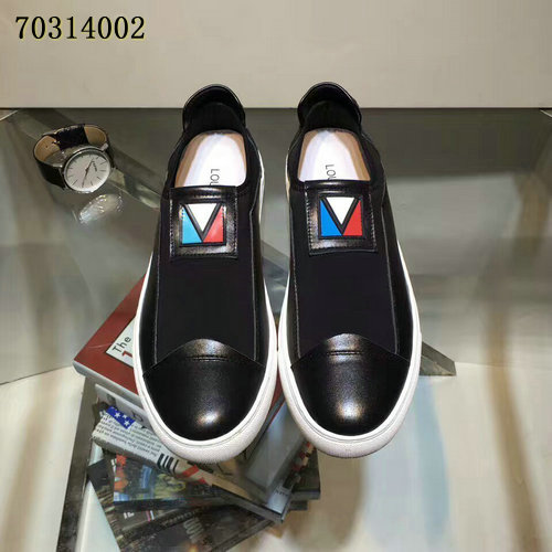 รองเท้า lv men แบบอีกเยอะกดดูด้านในค่ะ size 38-44 ,45 มีบางแบบ