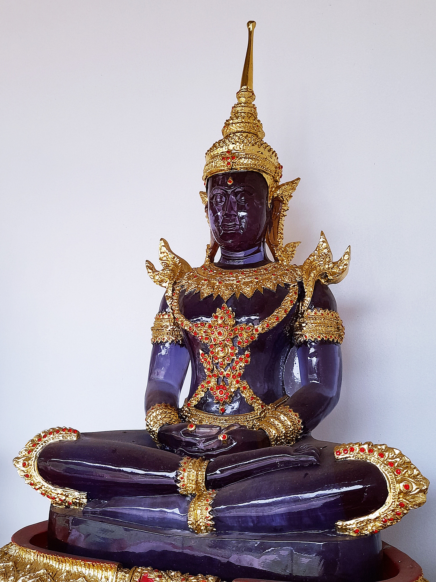 พระแก้วมรกต ปางพระจักรพรรดิ์ สีประจำวันเกิด7สี (ขนาดใหญ่) - (สีแดง สีเหลือง สีชมพู สีเขียว สีส้ม สีฟ้า สีม่วง)