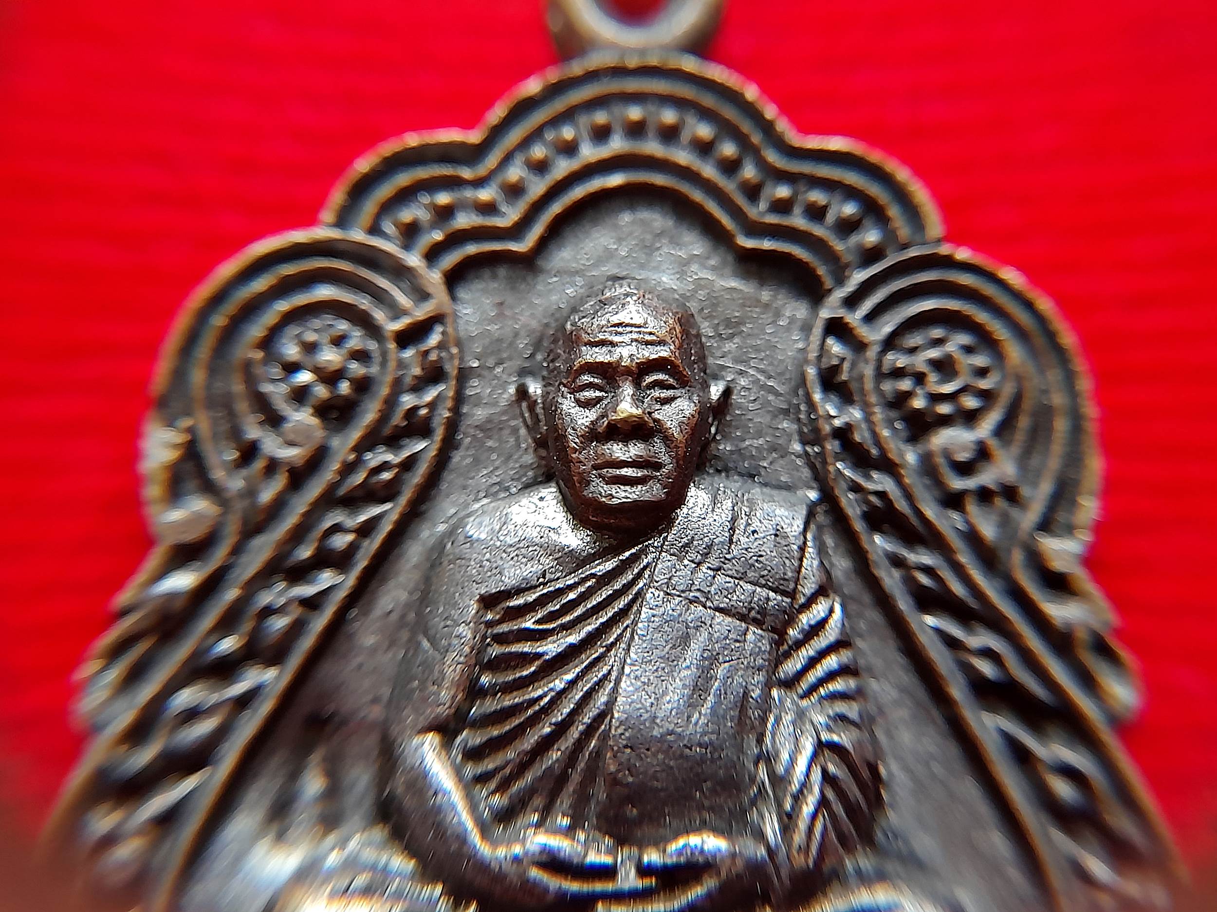 เหรียญ เสมา เต็มองค์ หลวงพ่อยงยุทธ วัดเขาไม้แดง จ.ชลบุรี หลังยันต์นะพรชัย เนื้อทองแดง ปี2539 (วาระอายุ69ปี) #รับประกันแท้และทัน