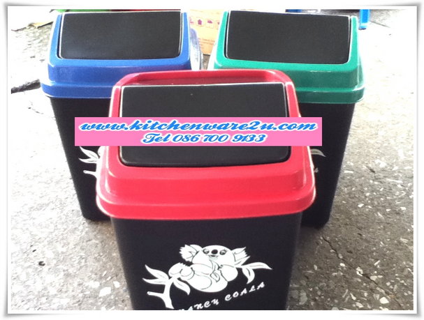 P00130 ถังขยะ ฟรีเบิร์ด จุ 15 ลิตร สีดำ (กว้าง 27.75 x ยาว 27.75 x สูง 40 cm) (ราคาส่งต่อ 12 ใบ:เฉลี่ย 65 บ/ใบ)