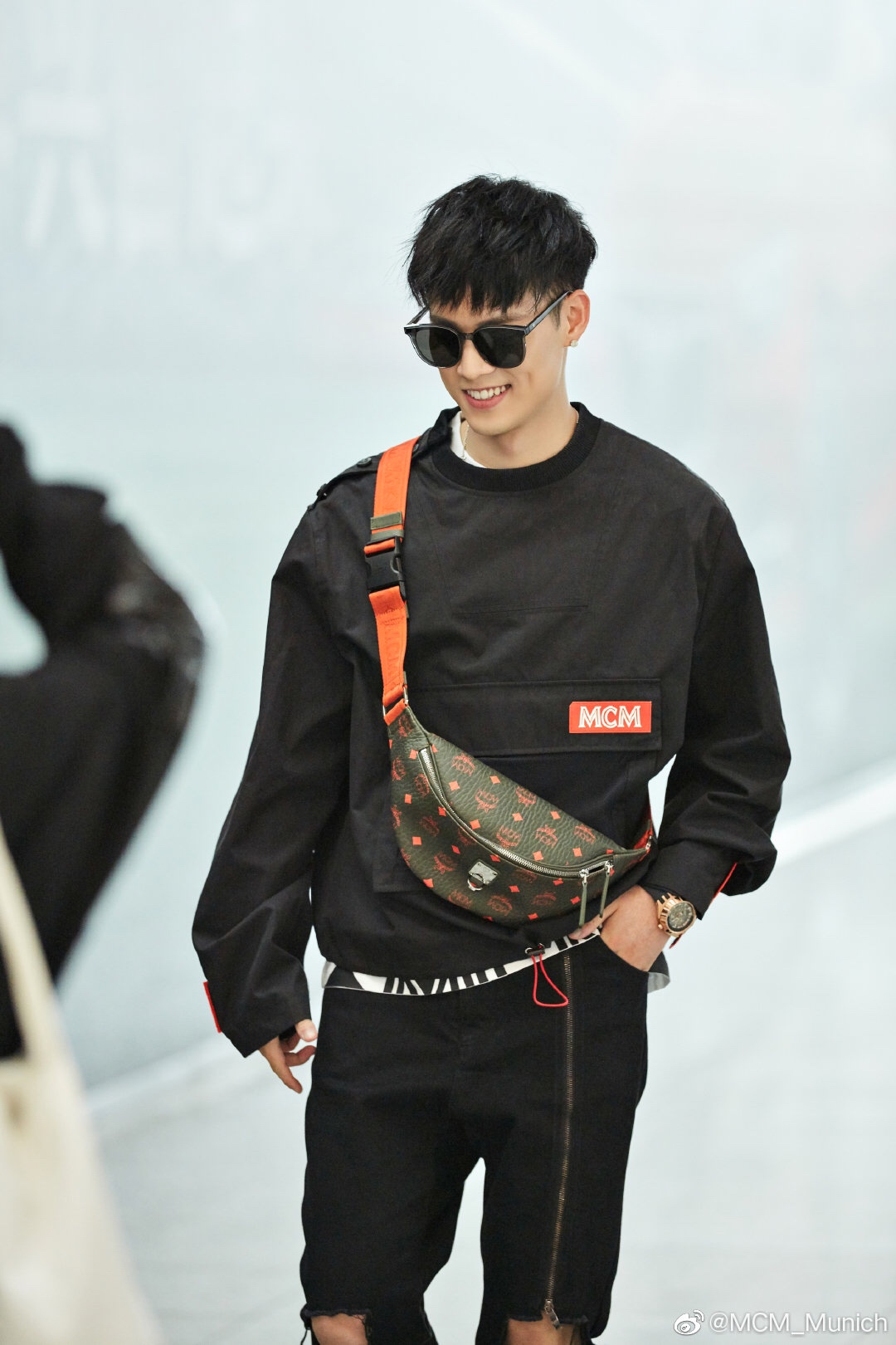 กระเป๋า mcm คาดอก คาดเอว 36x20cm