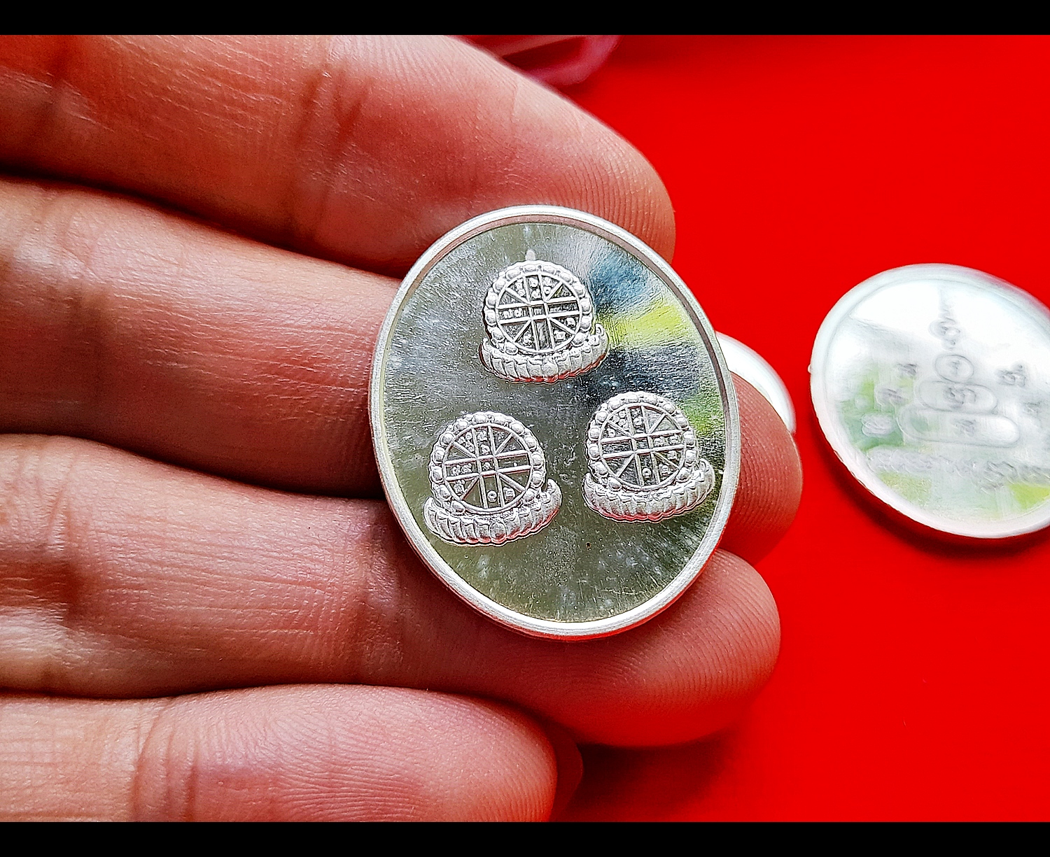 เหรียญหนุนดวง เนื้อเงินแท้ ปี2564 (เป็น ยันต์ 3ดวง ดวงประสูติ ดวงตรัสรู้ ดวงปรินิพพาน ของพระพุทธเจ้า) (#ค้ำหนุนดวงชะตาตลอด24ชั่วโมงที่ใส่)