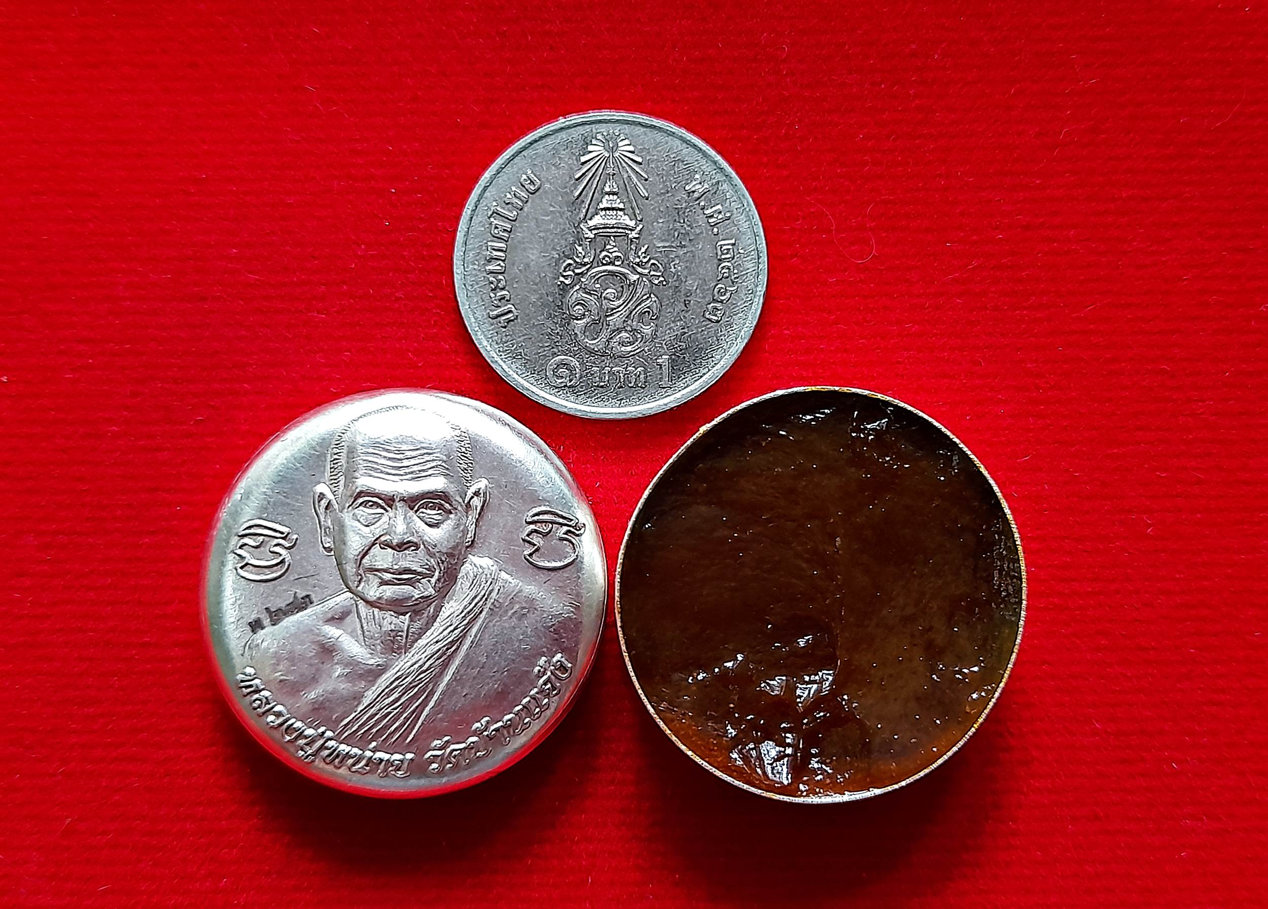 สีผึ้ง หน้า หลวงพ่อหน่าย วัดบ้านแจ้ง ตลับเนื้อเงินแท้(ผสมมวลสารเก่าหลวงพ่อหน่าย วัดบ้านแจ้ง) #รับประกันแท้ - หลวงพ่อพิมพ์(ศิษย์ หลวงพ่อหน่าย วัดบ้านแจ้ง)