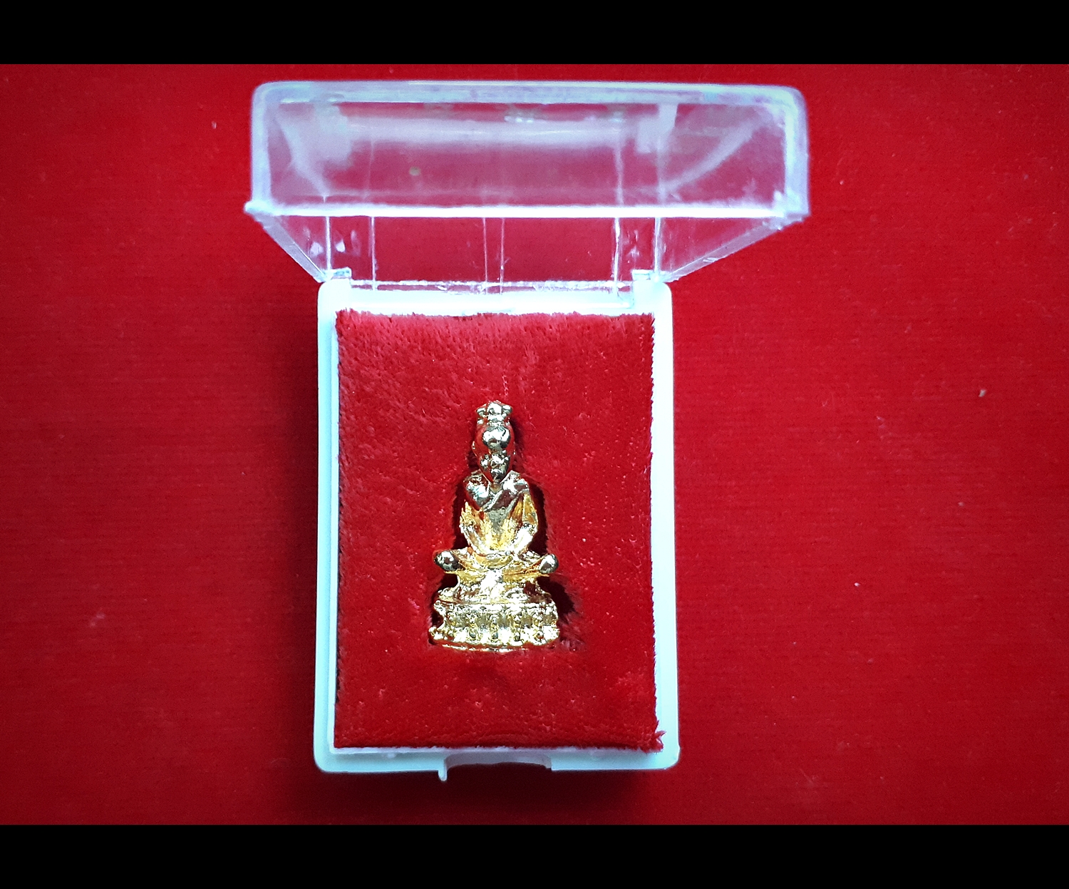 รูปหล่อ ลอยองค์เล็ก เซียนแปะโค้ว ท้อสัก ตลาดหัวตะเข้ ปี 2537