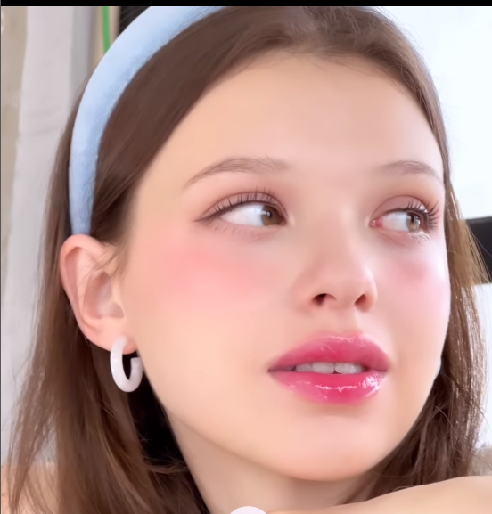 (พร้อมส่ง No.1 Apple) AOU Glowy Tint Balm 3.5g ลิปบาล์มจากเกาหลีตัวดังสีสวยที่ได้ชื่อว่าเป็น ลิปลิซ่า ลิปคาริน่า ลิปวอนยอง