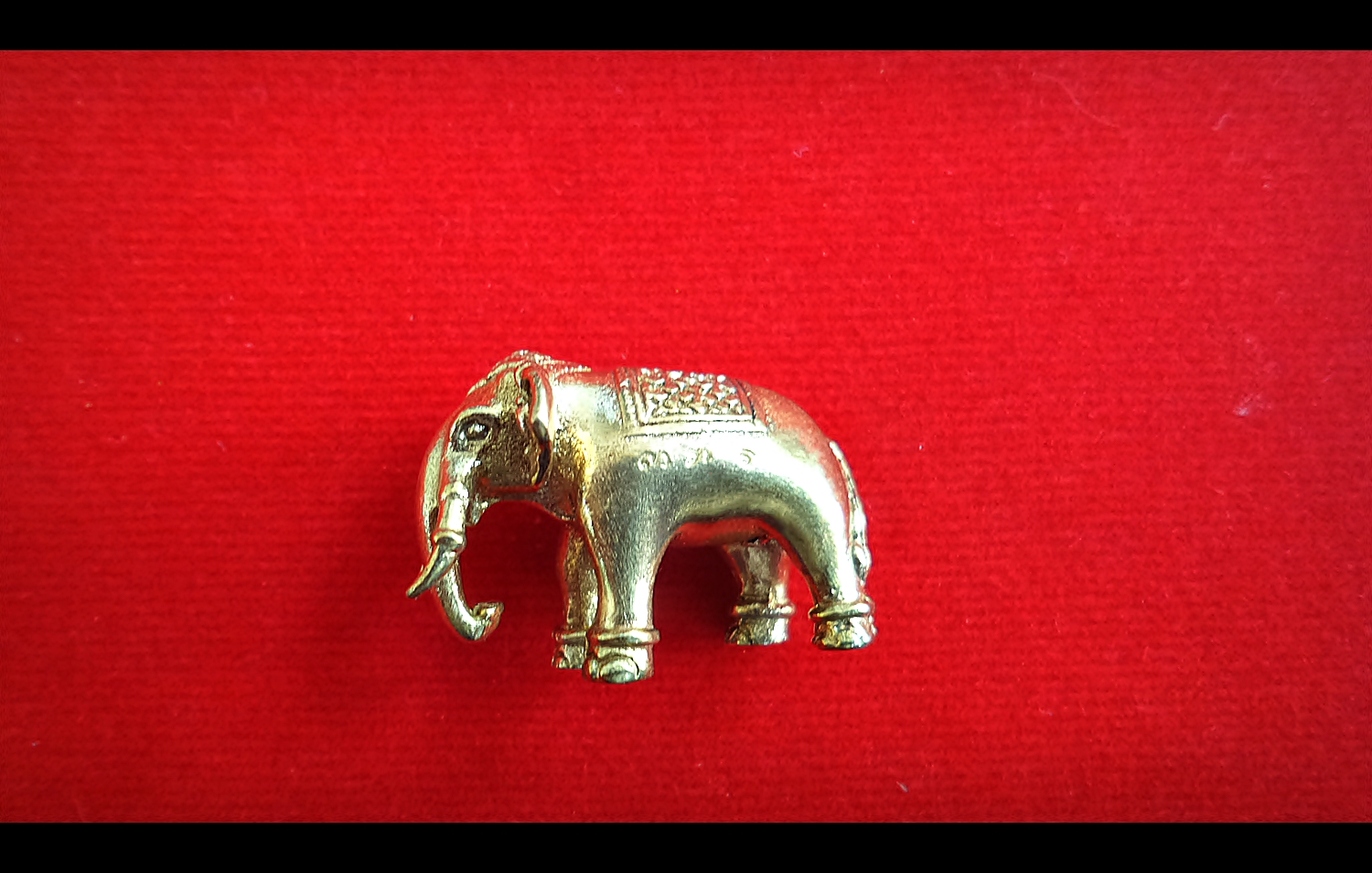 พญาช้างปุ้ก่ำงาเขียว ออกวัด วัดพระพุทธบาถ้ำป่าไผ่ เนื้อ ทองเหลืองนอกปัดเงา