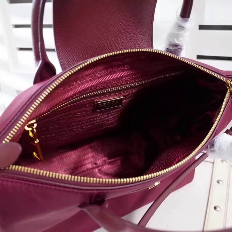 กระเป๋า pd nylon tessuto saffiano tote bag new 14" สีแดงเลือดหมู หนังอิมพอร์ท