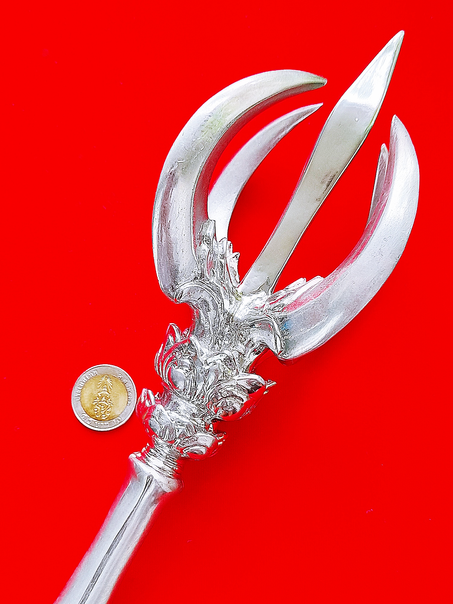 วชิราวุธ(สุดยอดอาวุธของพระอินทร์) ขนาดใหญ่ เนื้อโลหะแร่เงินยวง