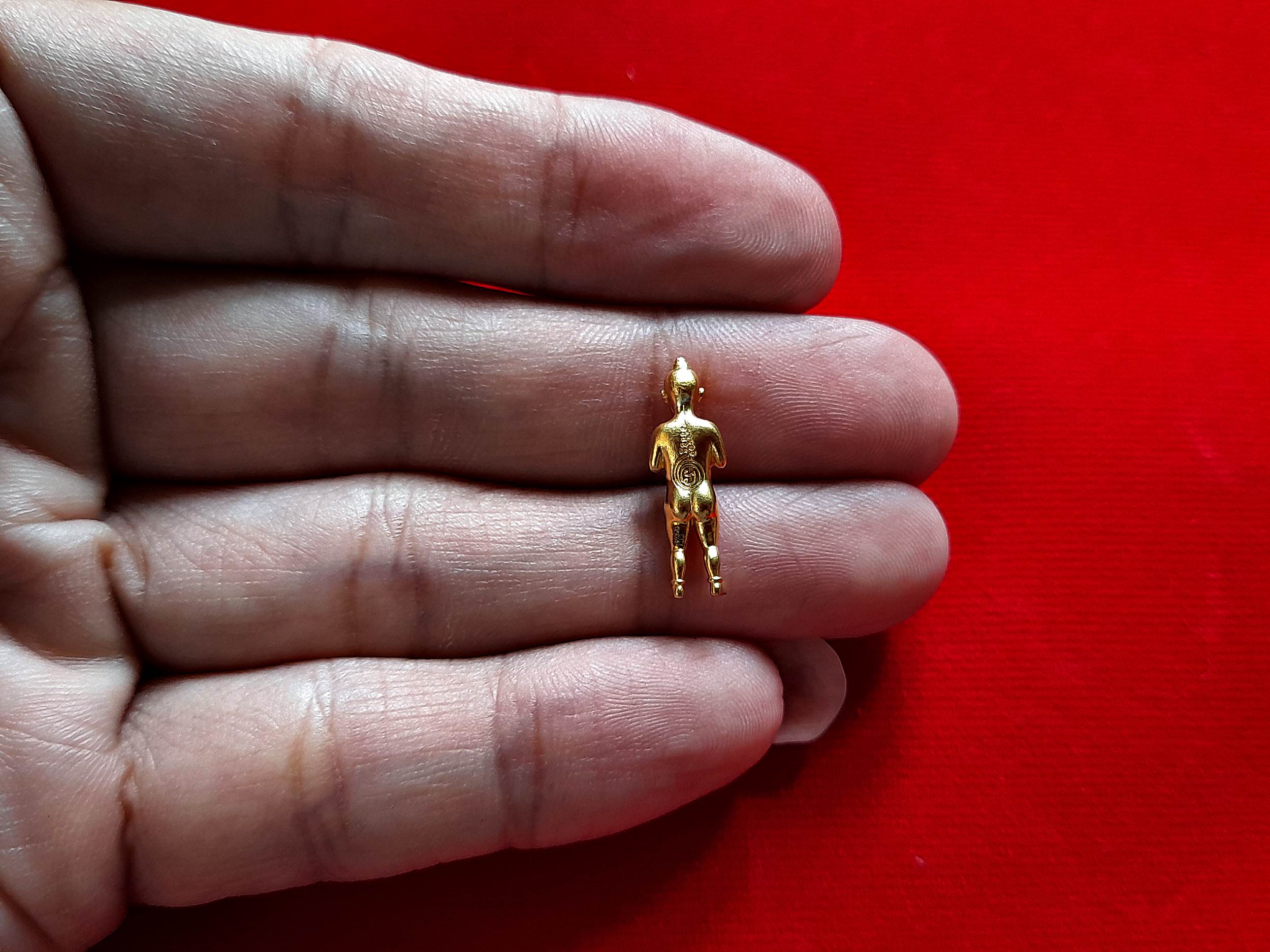 กุมาร หนูนุ้ย (ขนาดพกพา มีกำไลที่ข้อมือ) พิธีใหญ่ รุ่นแรก วัดโมคลาน จ.นครศรีธรรมราช ปี2565 เนื้อโลหะบรอนซ์ ชุบทอง งานระดับจิ้วเวอรืรี่ #รับประกันแท้ - (แถมของพิเศษเสกในพิธี ลูกปัดมหาเสน่ห์+ดอกบานไม่รู้โรย)