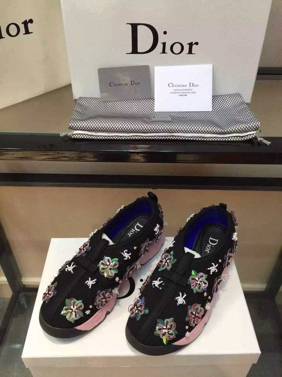 พร้อมส่ง รองเท้า dio fusion sneakers รุ่นใหม่ 2015 สีดำดอกชมพูเขียว สอบถามไซส์ได้ค่ะสต็อคของเปลี่ยนตลอด