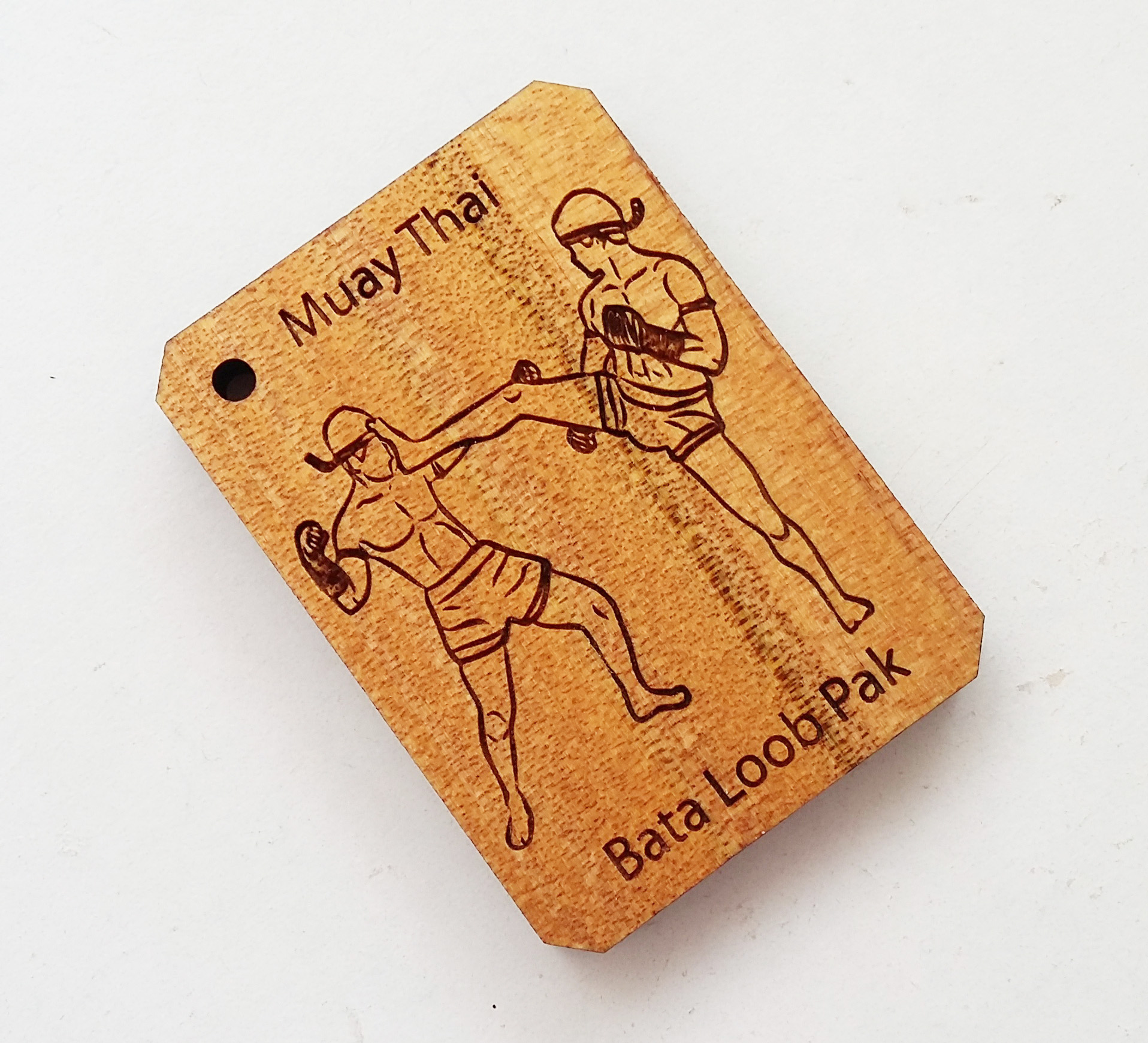 พวงกุญแจไม้แกะสลัก แม่ไม้มวยไทย-บาทาลูบพักตร์