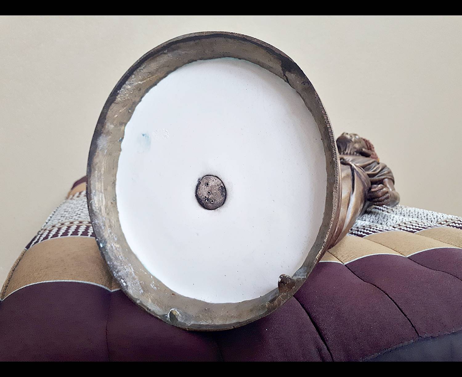 รูปหล่อ หลวงปุ่หมุน วัดบ้านจาน เนื้อโลหะทองเหลือง ยืนถือไม้เท้า พญานาค ขนาดบูชา (องค์ใหญ่ สูง21นิ้ว)