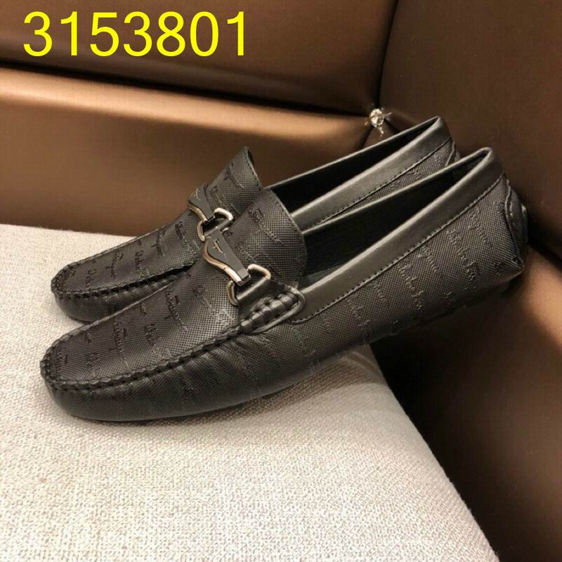 hm men แบบอีกเยอะกดดูด้านในค่ะ size 38-44 ,45-46 มีบางแบบ