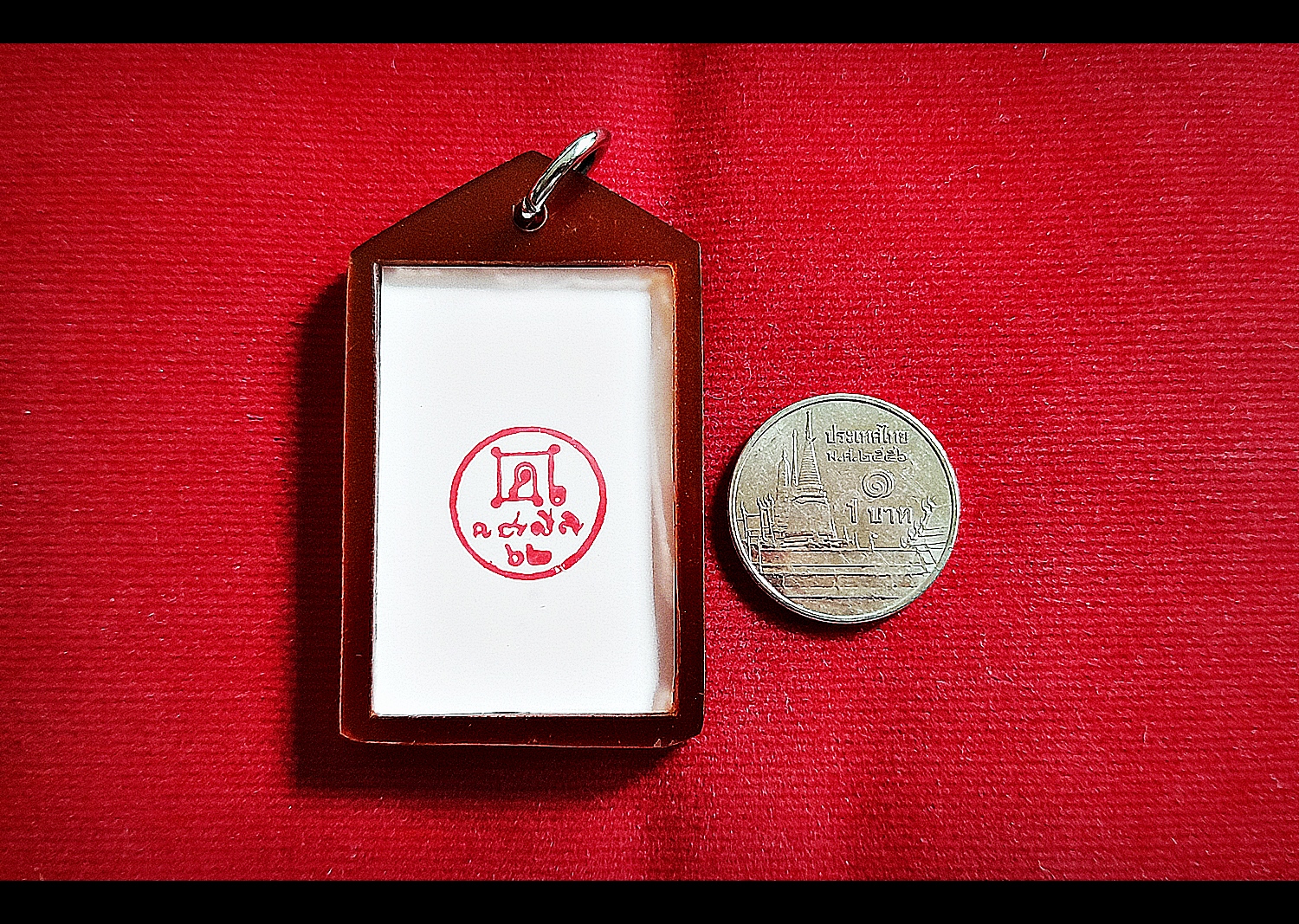 รูปขาวดำ(พิมพ์นิยมดั่งเดิม) หลวงพ่อกวย วัดโฆสิตาราม หลังยันต์ดวงแก้วพระสีวลี ปี2562 (ขนาดห้อยคอเลี่ยมกันน้ำ) (เลี่ยมสภาพเดิม ออกวัดโฆสิตามราม) (#รับประกันแท้)