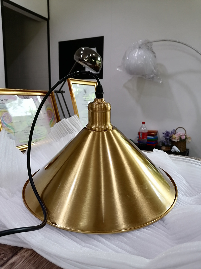 โคมไฟแขวนเพดานห้องครัว-ร้านอาหาร สีทอง เส้นผ่านศูนย์กลาง 30 cm [W26CNC]