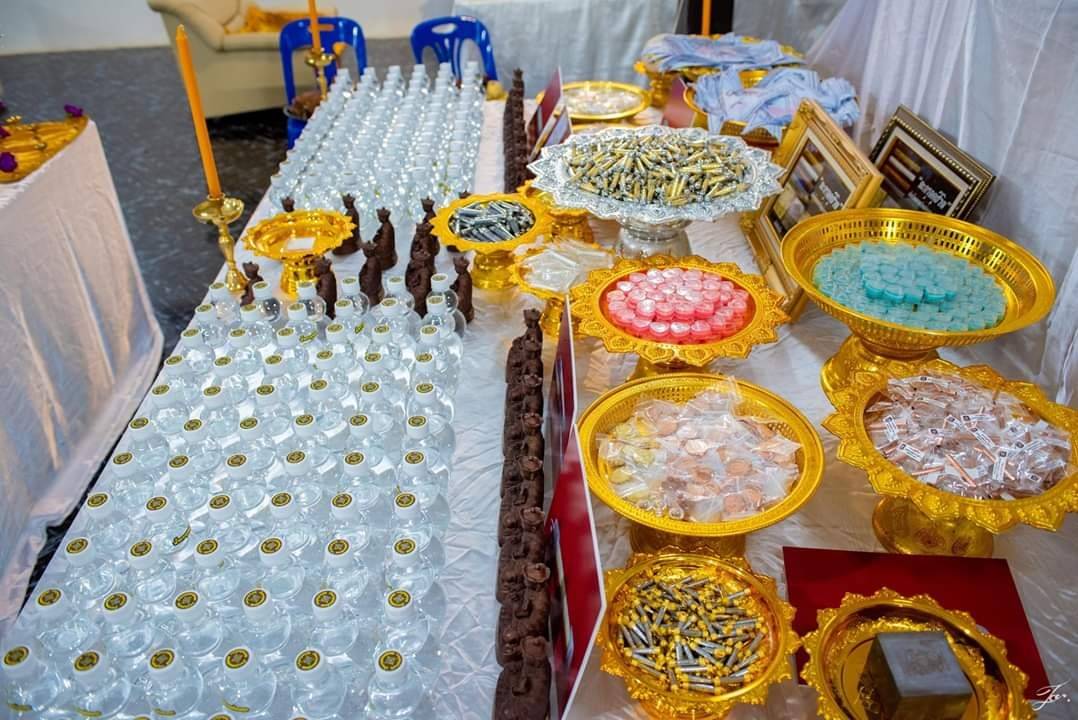 น้ำมันจันทร์มหาเสน่ห์ (แช่บรรจุ ตะกรุดสาริคู่ เนื้อเงินแท้ 2ดอก ) - หลวงพ่อเล็ก วัดท่าขนุน (ปลุกเสก วัดบ้านห้วยน้ำขาว ปี2563)