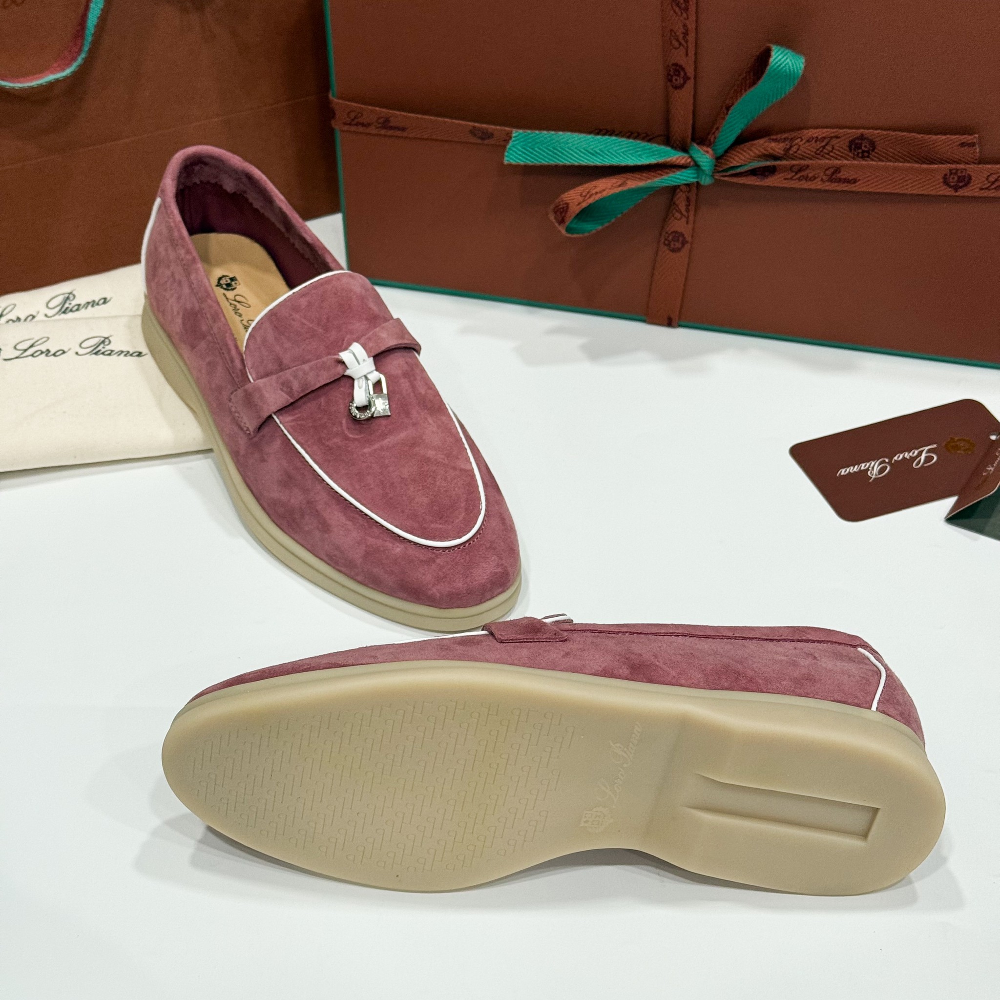 รองเท้า Loro Summer Charms Walk Loafers หนังกลับ สีชมพู