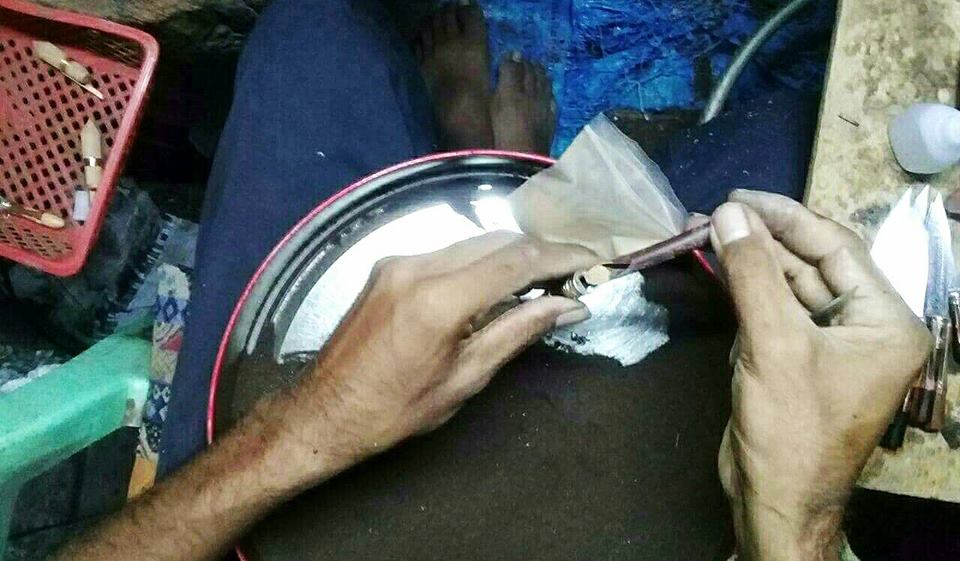 มีดหมอ หลวงพ่อกวย วัดโฆสิตาราม(วัดบ้านแค) (มีดหมอเทพศาสตรา มีดหมอแรงครู เล่มเล็ก) (บรรจุ มวลสาร และ เส้นผมเกศา หลวงพ่อกวย ) จ.ชัยนาท รุ่นแรงครู ปี2560