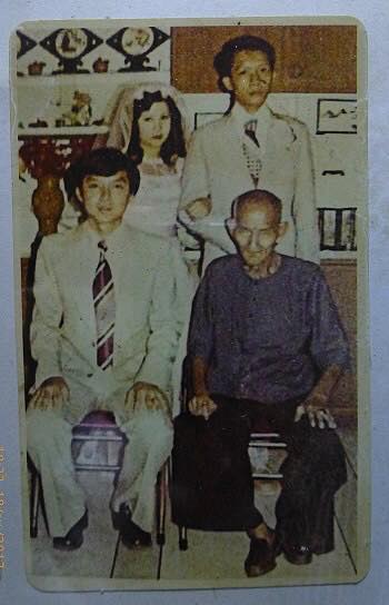 ผ้ายันต์ 10กา อาแปะโรงสี เซียนแปะ วัดศาลเจ้า (สีเหลือง ขนาด16x20นิ้ว)