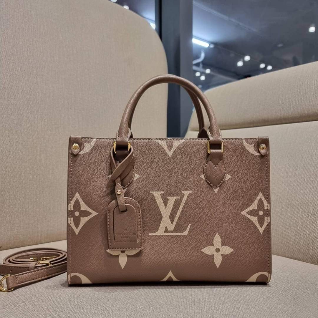 LV crossbody tote bag with gift box set (แอดไลน์ก่อนสั่งซื้อ)
