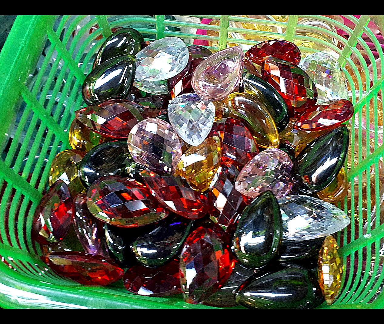 แก้วพญานาค วงรี ทรงหยดน้ำ ทรงอุณาโลม