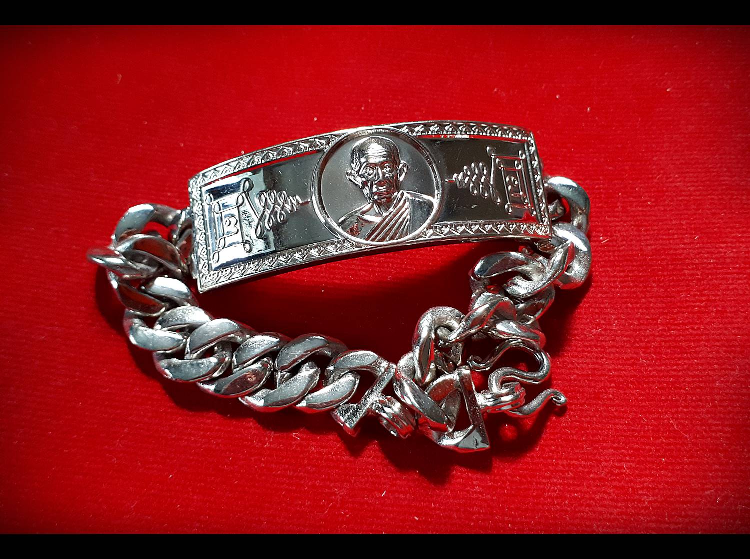 เลสข้อมือ หลวงพ่อกวย วัดโฆสิตาราม (วัดบ้านแค) จ.ชัยนาท (เนื้ออัลปาก้า ขนาดน้ำหนัก 4บาท ) ปี2562