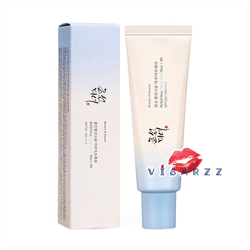 หลอดฟ้า Beauty of Joseon Relief Sun Aqua-fresh : Rice + B5 SPF50+ PA++++ 50mL ครีมกันแดดเนื้อบางเบา ไม่มัน ซึมไว ไม่เป็นคราบ ลมีส่วนผสมของน้ำรำข้าว และแพนทีนอลหรือวิตามินบี 5 ช่วยให้ผิวชุ่มชื้น และปกป้องผิวจากรังสียูวี ให้ผิวสดชื่น เปล่งปลั่ง ซึมซาบเร็ว ป