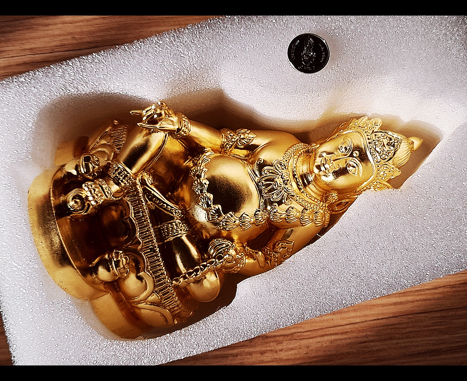 รูปหล่อ ท้าวเวสสุวรรณ ปาง ไฉ่ซิงเอี๊ย(ธนบดี) นั่งรับทรัพย์ เนื้อทองเหลือง ปิดทองแท้(ปิดทองก่อนปลุกเสก) ปี2564 - (เทพเจ้าแห่งโชคลาภ ความมั่งคั่ง) (ขนาดตั้งบูชา หน้าตัก4นิ้ว ฐาน4นิ้วครึ่ง สูง6นิ้ว) #พิธีนี้ไฉ่ซิงเอี๊ยท่านมาสงเคราะห์ปลุกเสกเอง