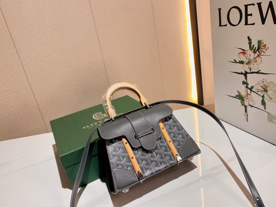 กระเป๋า goya mini saigon bag 21 cm มีหลายสีสอบถามได้ค่ะ