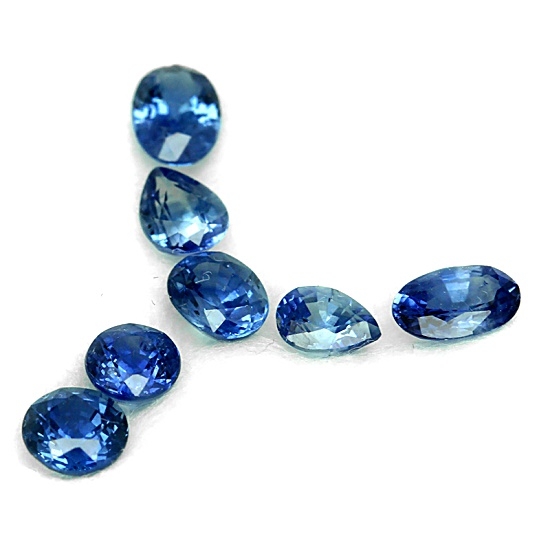Ceylon Blue Sapphire พลอยไพลินเนื้อแข็งจัดเซท จำนวน 7 เม็ด น้ำหนักรวม 3.52 กะรัต ความสะอาดมองตาเปล่าสะอาดไม่มีตำหนิ ไฟดี เจียระไนสวย