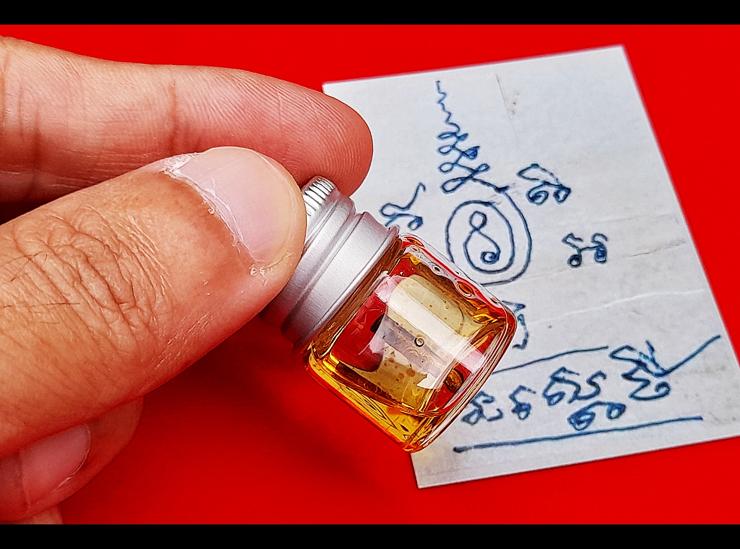 ตะกรุดยันต์นะเศรษฐี(มหาลาภ)(ตำหรับหลวงพ่อกวย วัดโฆสิตาราม) ดอกเล็ก เนื้อทองเหลือง แช่น้ำมันจันทร์ ปี2564