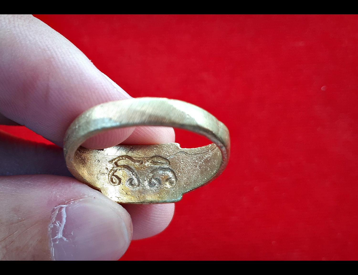 แหวน ย้อนยุค หลวงพ่อกวย วัดโฆสิตาราม รุ่นมนต์พระกาฬ ชินบัญชร รุ่นแรก ปี2560 (เทคนิคการหล่อแบบโบราณ) #รับประกันแท้