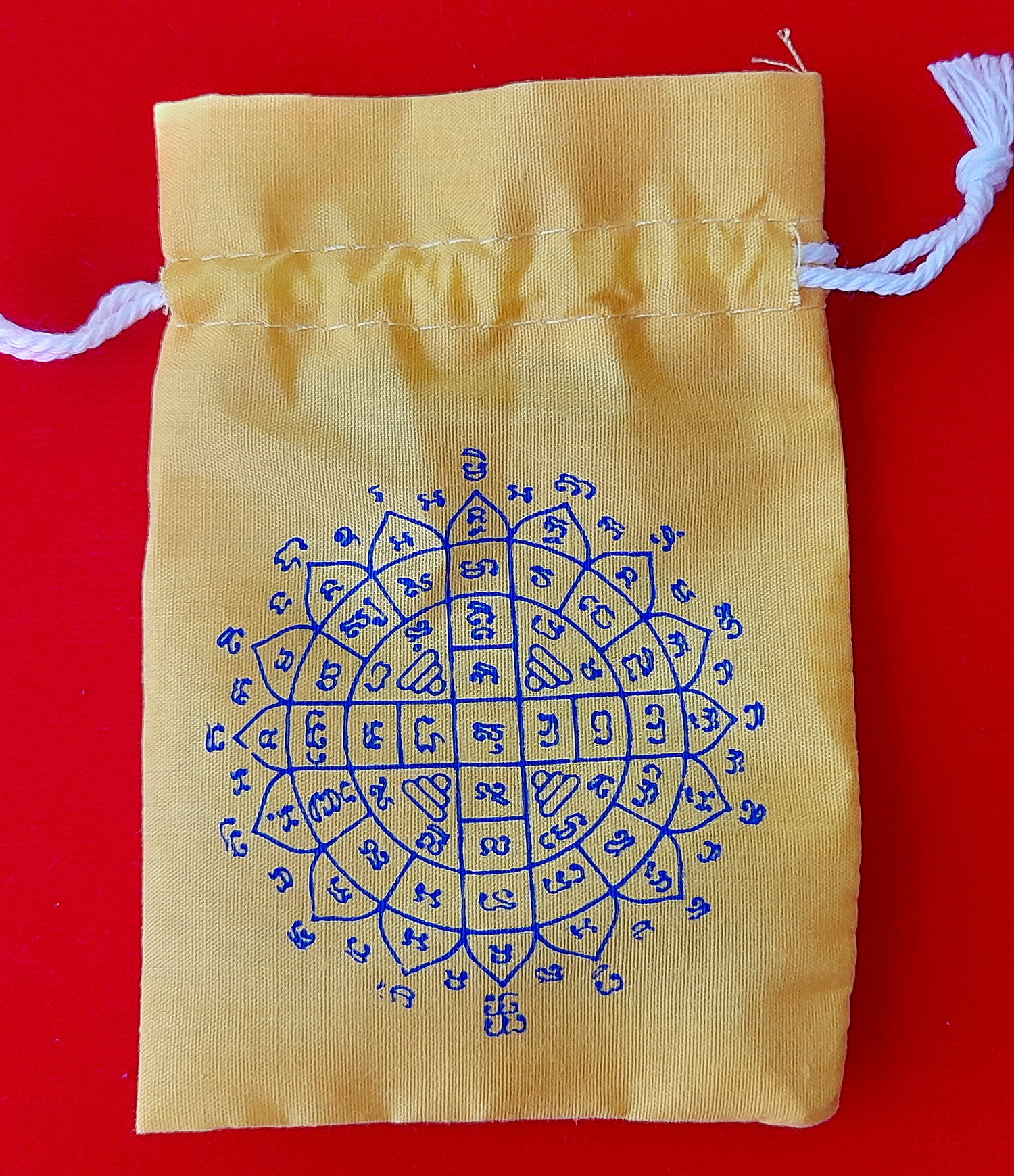 ถุงผ้ายันต์หนุนเสริมดวงเรียกทรัพย์ (ยันต์ สุกิตติมา ยันต์โสฬส) ปี2564 (พิธีพิชัยสงครามโบราณ หลวงปู่พระมหาเถรคันฉ่อง วัดป่าแก้ว มาสงเคราะห์)