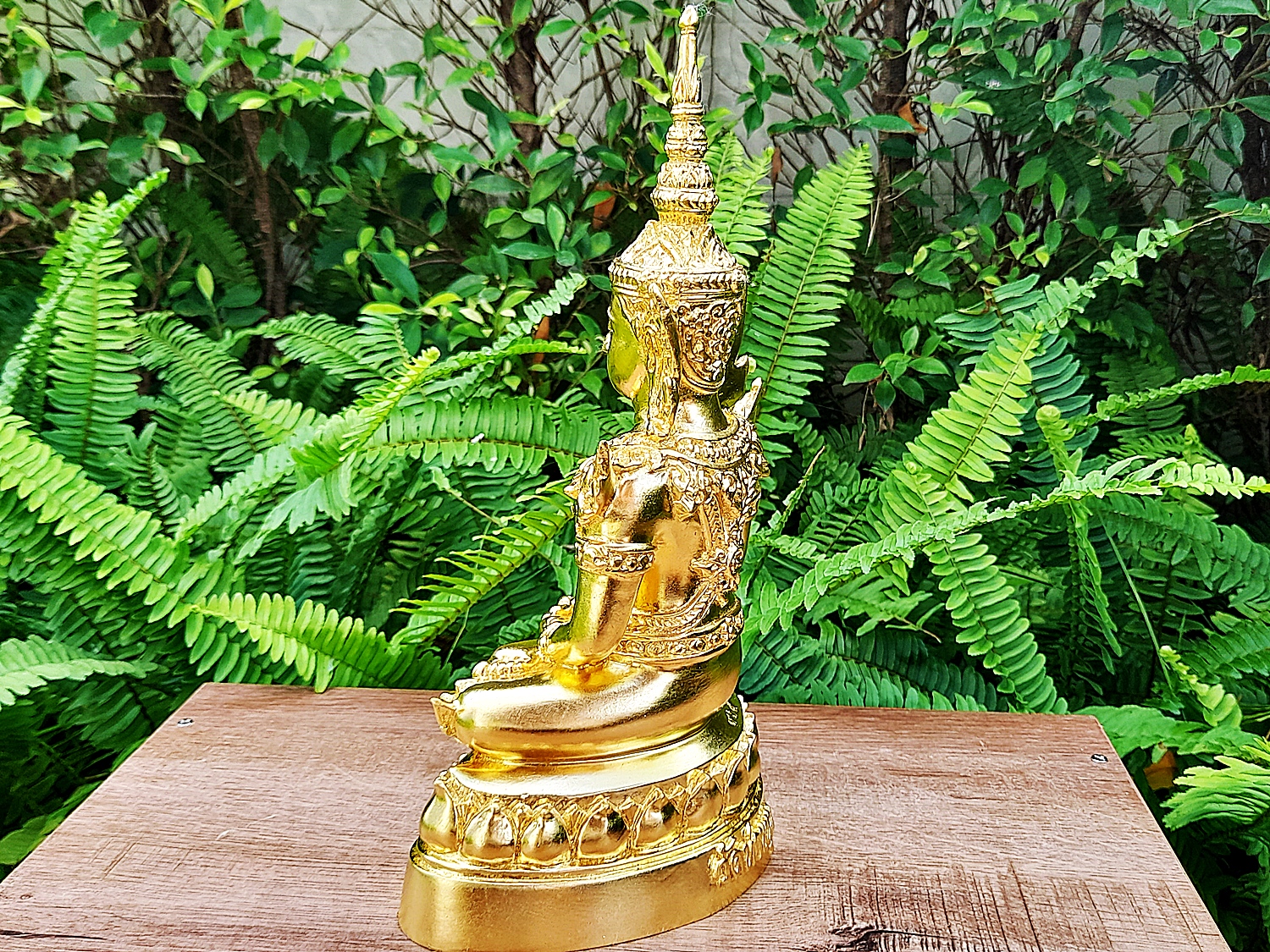 รูปหล่อ สมเด็จองค์ปฐม (พระพุทธรูป หลวงพ่อทองคำ ปางพระแก้วมรกต ทรงเครื่องพระจักรพรรดิ) (ขนาดพระบูชา หน้าตัก5นิ้ว) เนื้อโลหะทองเหลือง ปิดทองแท้ ปี2562 #รับประกันแท้ - หลวงพ่อเล็ก วัดท่าขนุน