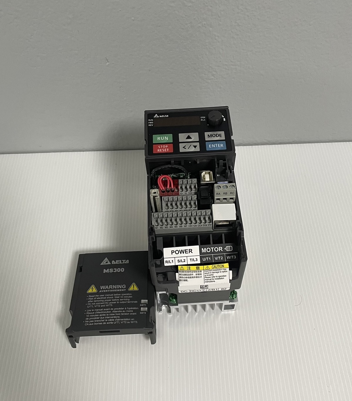 Delta MS300 VFD2A8MS21ANSAA 0.5HP 0.4kW Input 1-Phase , 220V output 3-Phase , 220V