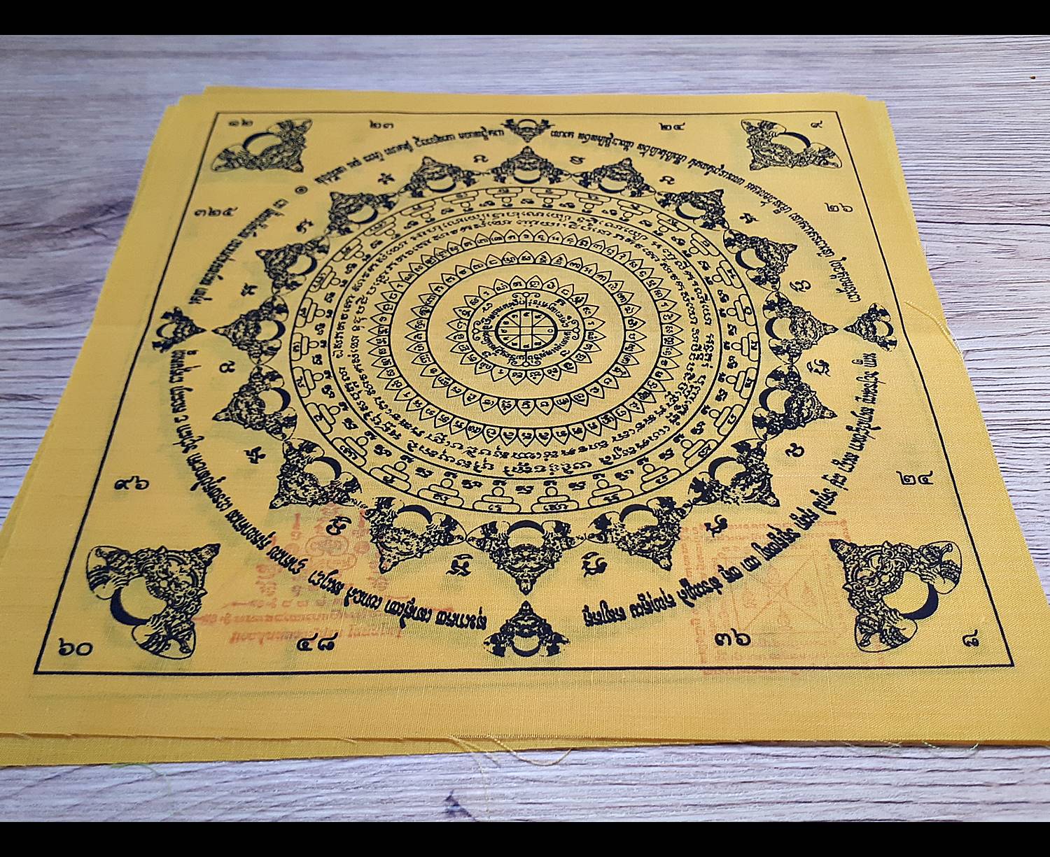 ผ้ายันต์ พระราหู + ยันต์สุริยาทรงกรด (พลิกชีวิตหนุนเสริมค้ำดวงชะตา ตัดเคราะห์ กลับร้ายกลายเป็นดี) ปี2562 (เข้าพิธีพุทธาภิเษก ยันต์เกราะเพรช เสาร์5 ที่วัดท่าขนุน) #รับประกันแท้