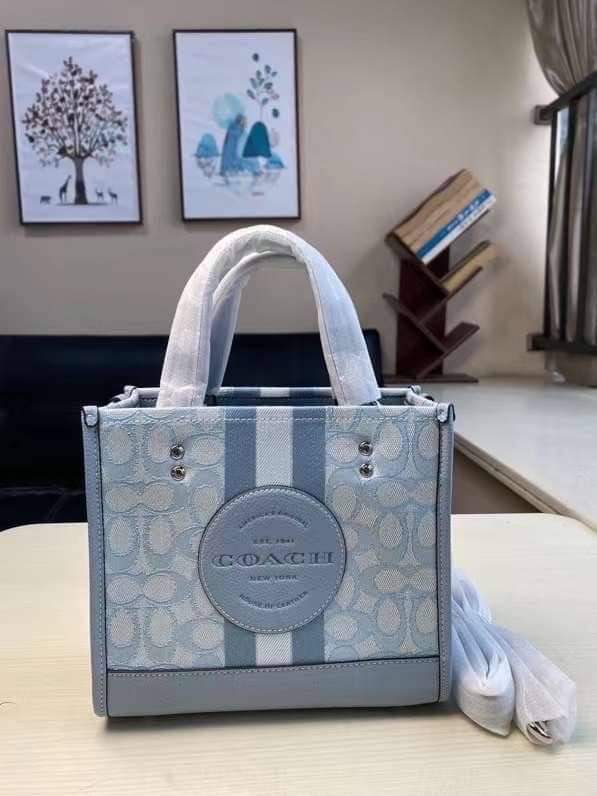 COACH C8417 DEMPSEY TOTE 22 (แอดไลน์ก่อนสั่งซื้อ)