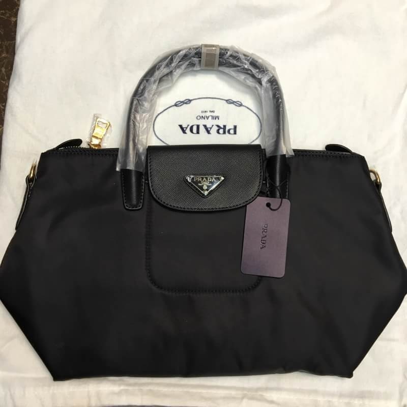 กระเป๋า pd nylon tessuto saffiano tote bag new 12" สีดำ หนังอิมพอร์ท