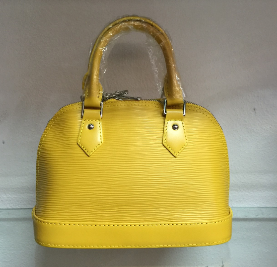 กระเป๋า lv alma bb epi ลายไม้ 10 นิ้ว พร้อมสายสะพายยาว สอบถามสีได้ค่ะสต๊อกของเปลี่ยนตลอด