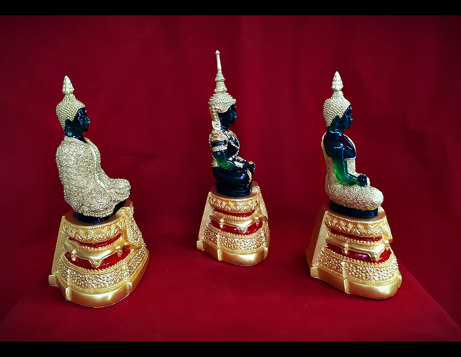 พระแก้วมรกต 3ฤดู ปาง ฤดูหนาว ฤดูร้อน ฤดูฝน พระพุทธรูปขนาดบูชา ขนาด 9นิ้ว เนื้อเรซิ่น ลงสีทอง