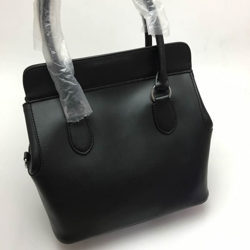 กระเป๋า hm toolbox box skin 26 cm สีดำ