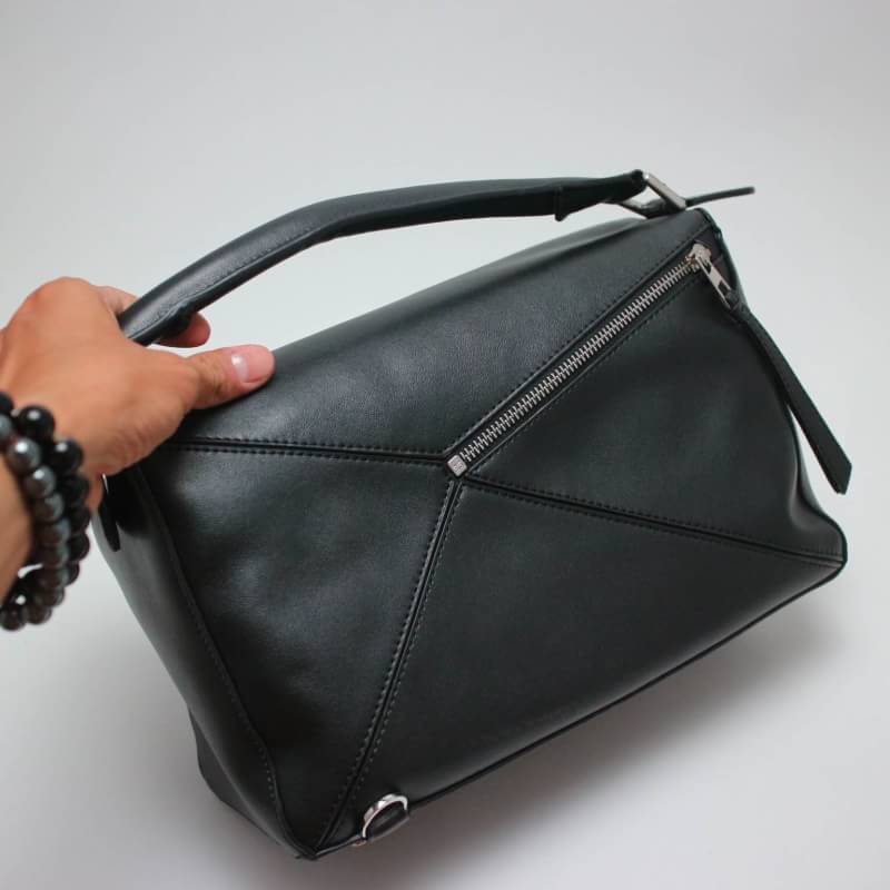 กระเป๋า loe puzzle bag 12 นิ้วสีดำ