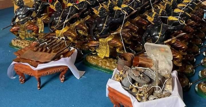 มีดหมอ มงคลฟ้าครอบจักรวาล (ใบมีดตีจากเหล็กอาถรรพ์300ชั้น) หัวด้าม-ท้าวเวสสุวรรณ เนื้อสัตตะโลหะ (ปลอก-ไม้สาธร รัดหวาย4เส้น) ปี2564-2565 #ปลุกเสก9พิธี #รับประกันแท้