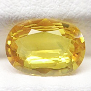 Natural Yellow Sapphire พลอยบุษราคัมบางกะจะ รูปไข่ หนัก 2.08 กะรัต สีมะนาวทอง จัดว่าสีสวย ความสะอาดมองตาเปล่าไม่มีตำหนิ ส่องด้วยกล้องขยายสะอาด 99%