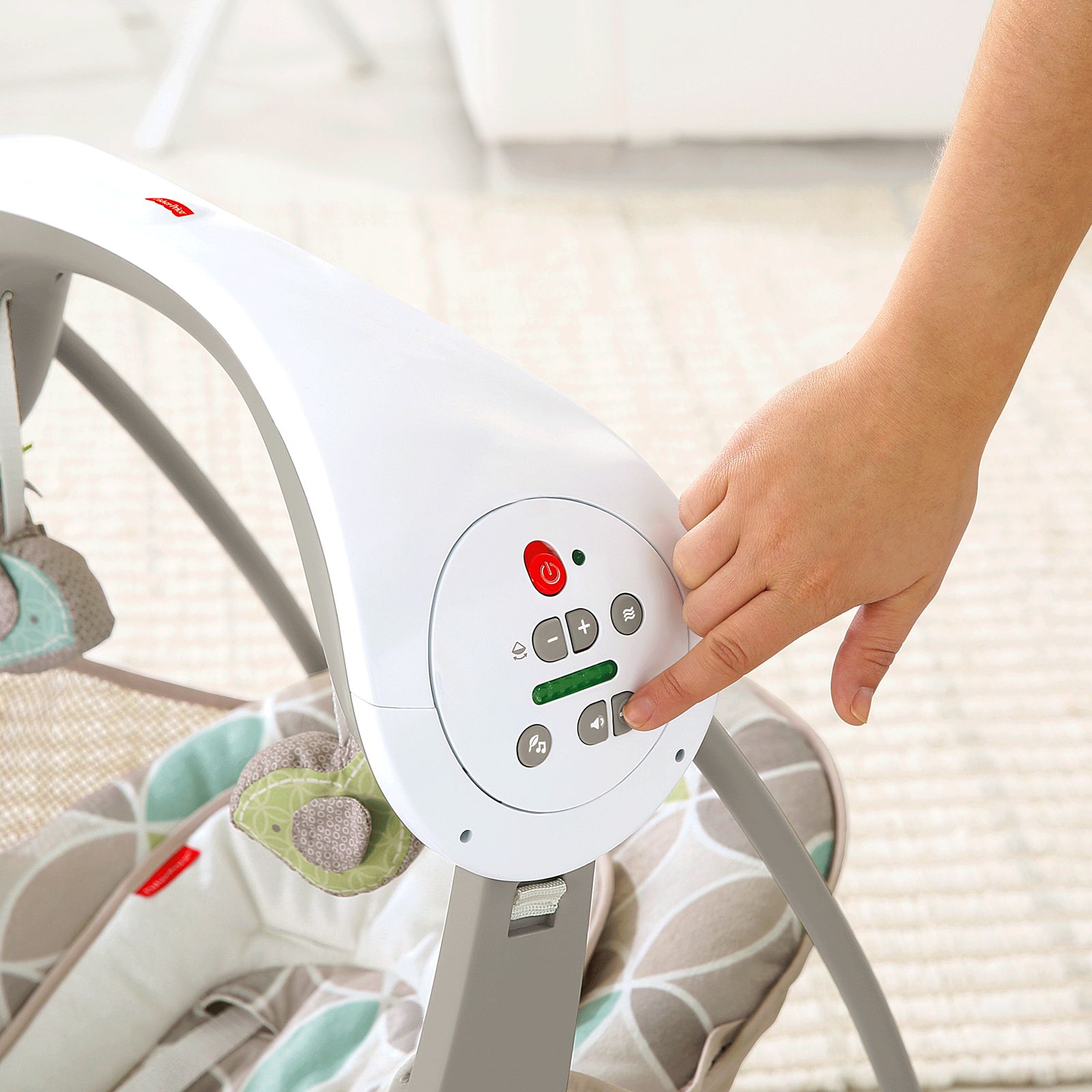 เปลสั่นและไกวสวิงอัตโนมัติพร้อมเสียงดนตรี Fisher-Price Deluxe Take-Along Swing and Seat