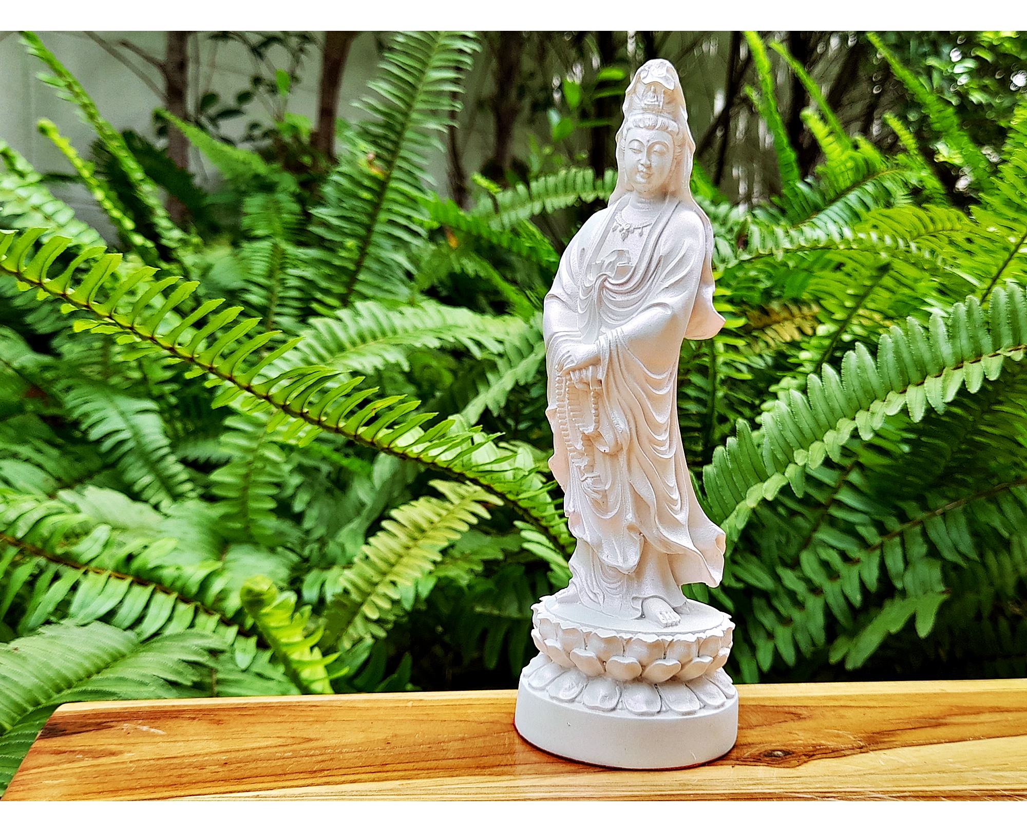 รูปหล่อ พระแม่กวนอิม ปางยืน เนื้อเรซิ่น สีขาวมุข(ประกายสะท้อนแสงเหลือบสีรุ้ง) (สูง9นิ้ว) ปี2564 #รับประกันแท้ - หลวงพ่อเล็ก วัดท่าขนุน ปลุกเสก